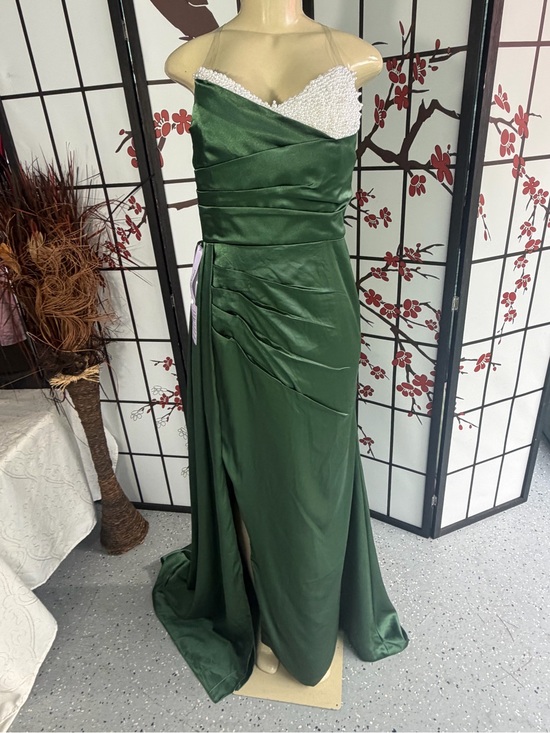 Not brand Dresses & Skirts - Beaded Emerald Green Satin Prom Gown